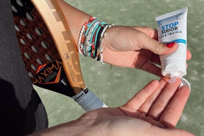 stop-sudor-PADEL-MEJORAR AGARRE PALA